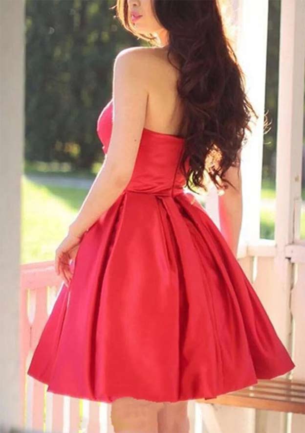 Vestido de fiesta de satén corto/mini sin mangas con escote corazón y pliegues